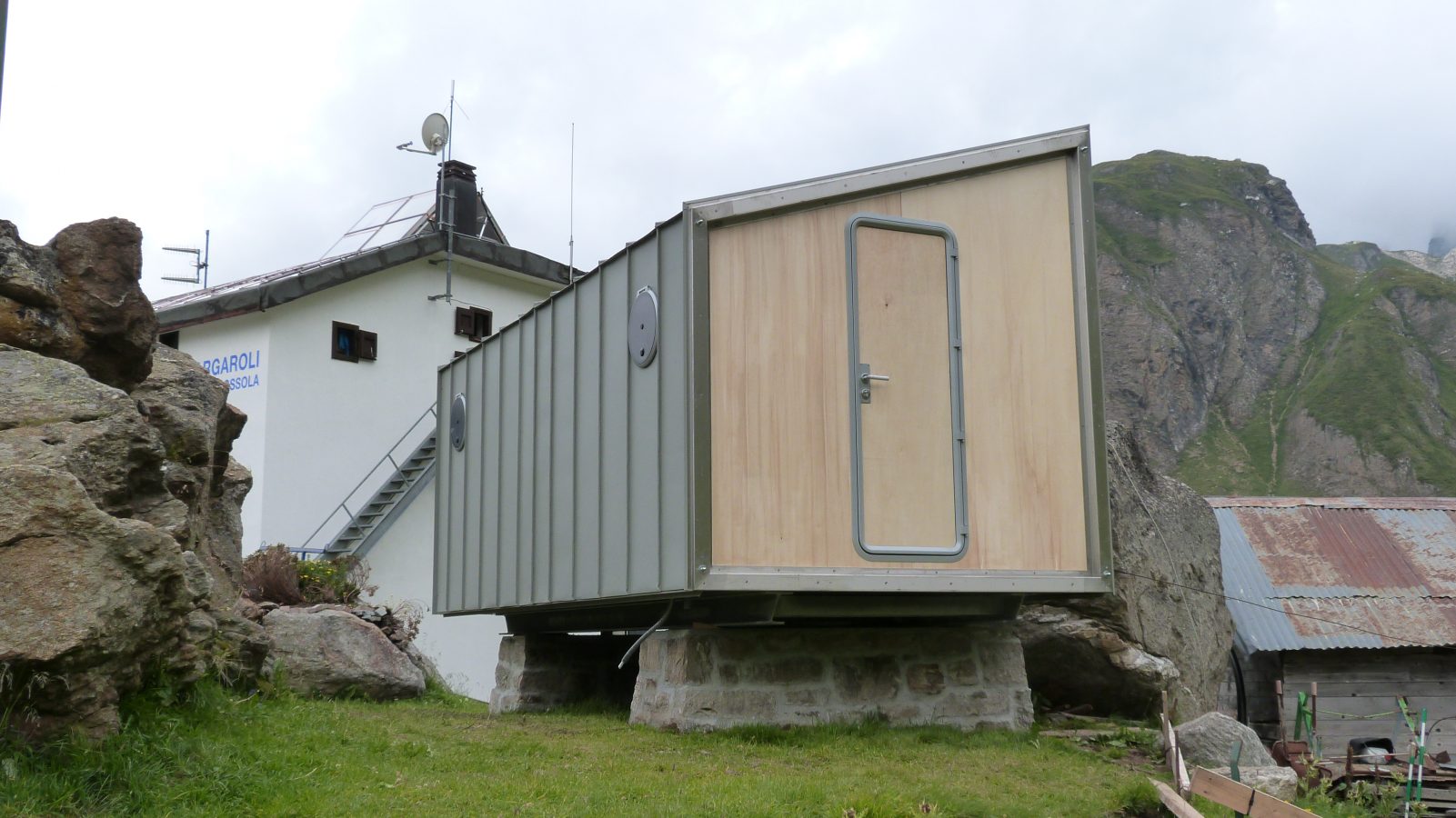 Leap Model: Nest - Winter cabin
